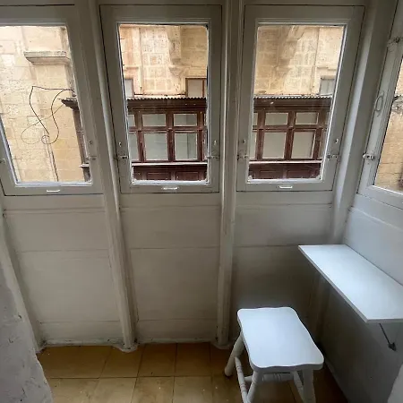 300 Years Old Maisonette In Beautiful Stairs Valletta