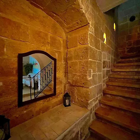 Apartment 300 Years Old Maisonette In Beautiful Stairs