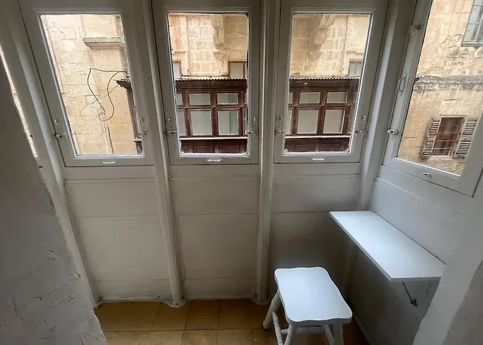 300 Years Old Maisonette In Beautiful Stairs Valletta